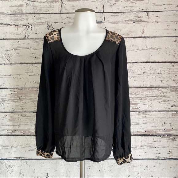 Forever 21 black top with animal print - Picture 1 of 5